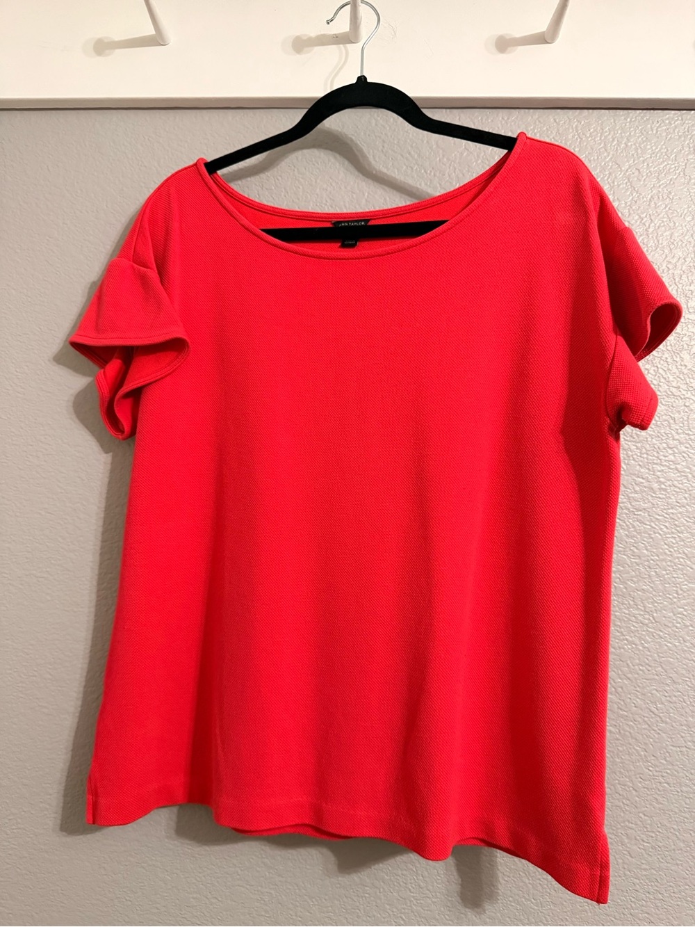 Ann Taylor Reddish-Orange Short-Sleeve Flutter Sleeve Tee